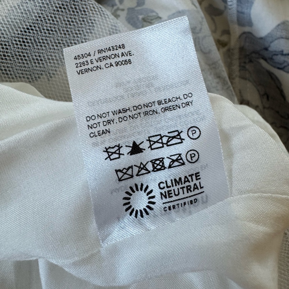 Reformation Kastoria Dress in the Lucca floral print - Picture 15 of 16